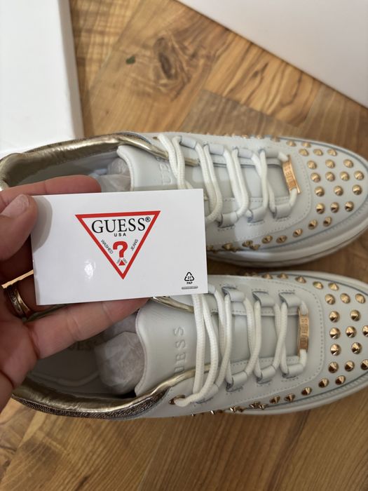 Нови оригинални обувки Guess, 39 номер