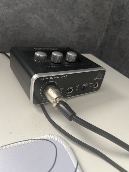 микрофон Behringer u-phoria