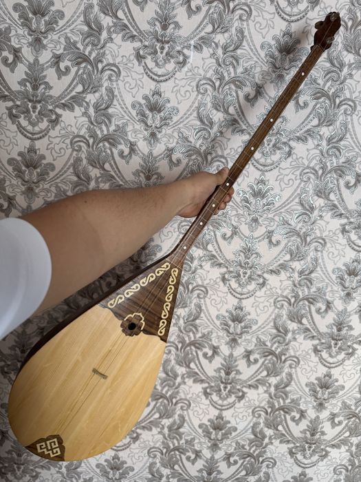 Домбыра профессиональная