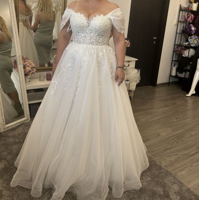 Vand rochie de mireasa(purtata o singura data)