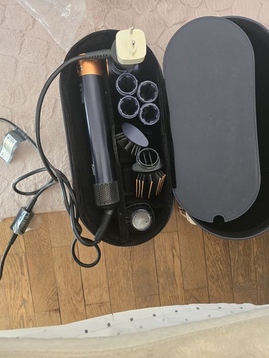 Dyson Airwrap HS01, безупречно състояние