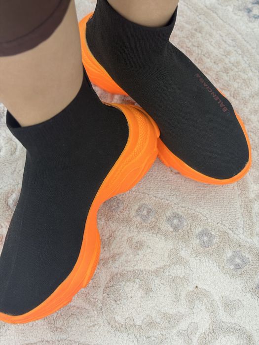 кроссовки-сникеры в стиле “sock sneakers”