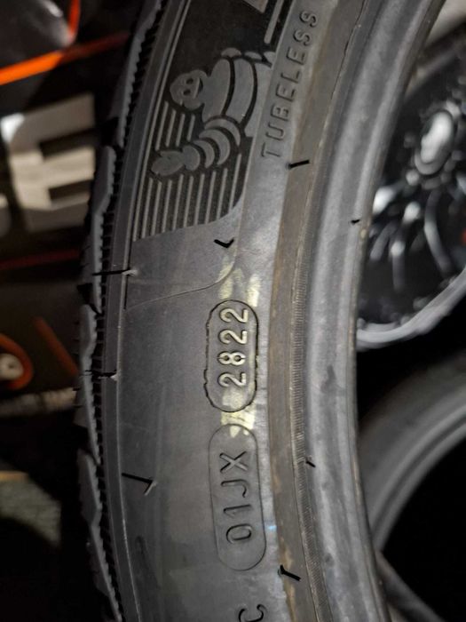 245 40 19 michelin