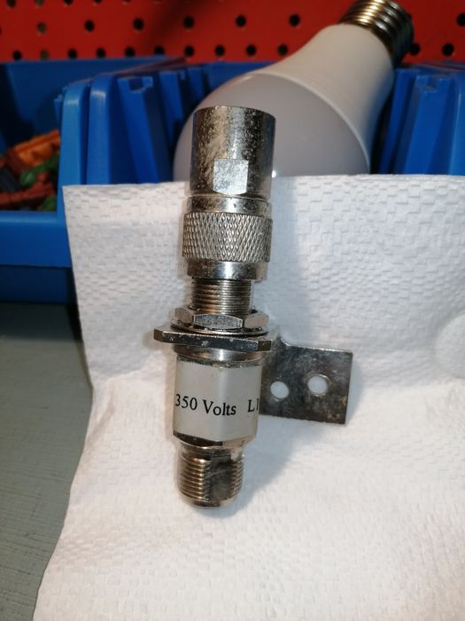 Коаксиальный грозо-разрядник