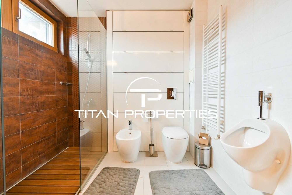 Дава се под наем Тристаен апартамент в София, Център - 200 кв.м за 2000 € - Снимка #17