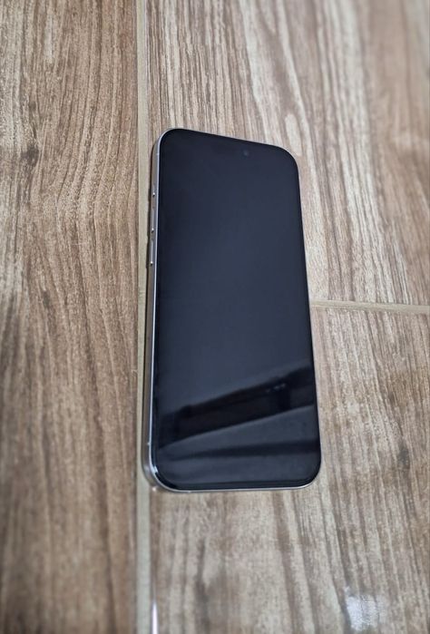 Vand Iphone 15 pro in stare impecabila