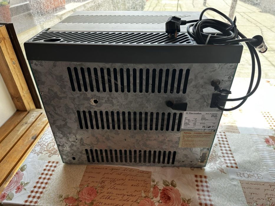 Хладилник на газ 12V 220V