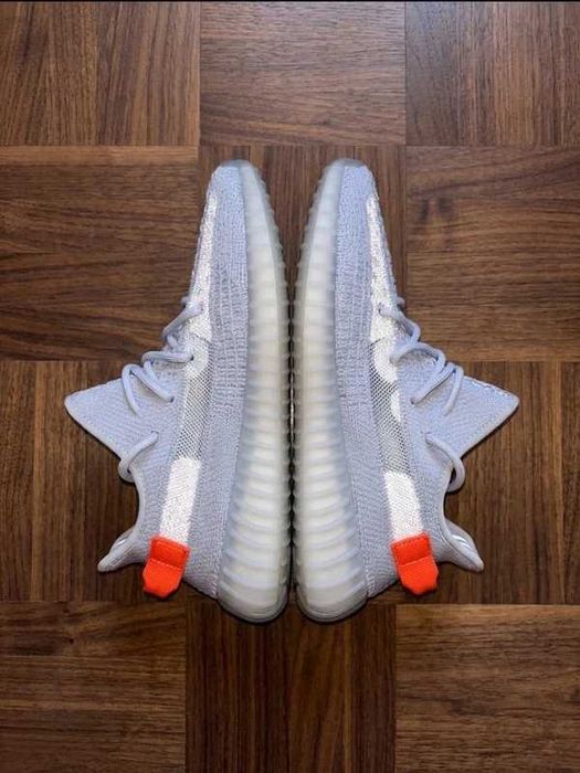 Yeezy Boost 350 V2 Tail Light