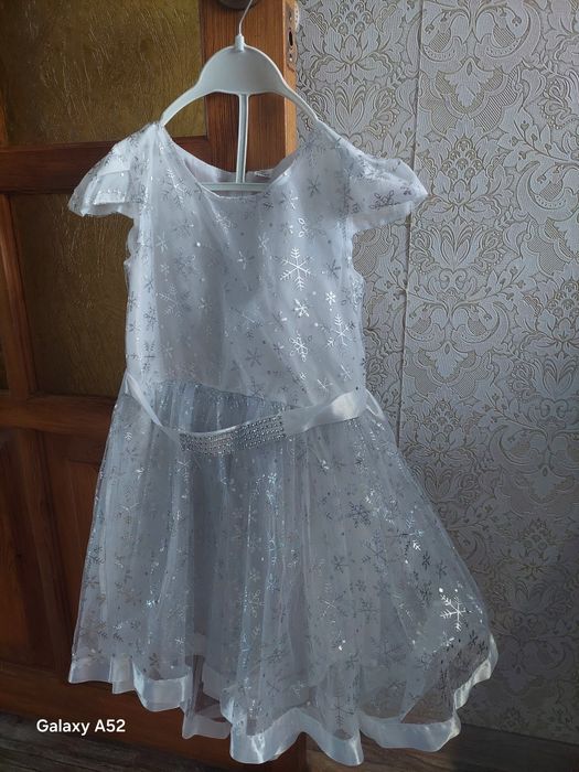 Платье на новый год. На 4-5 лет.