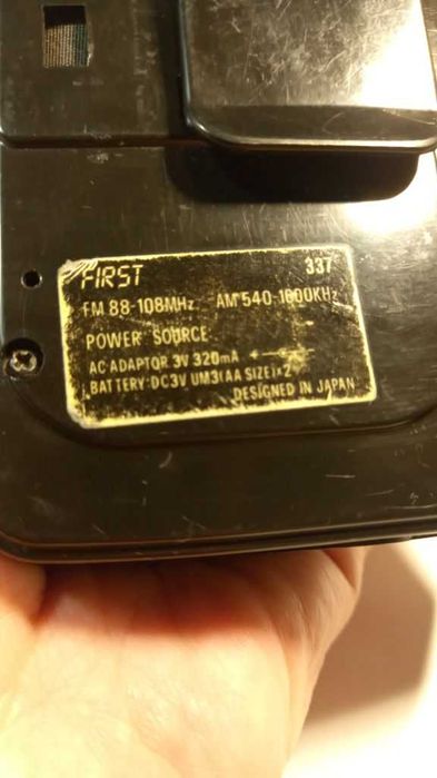 Walkman FIRST 337, made in Japan + 2 perechi căști (50-45 lei)