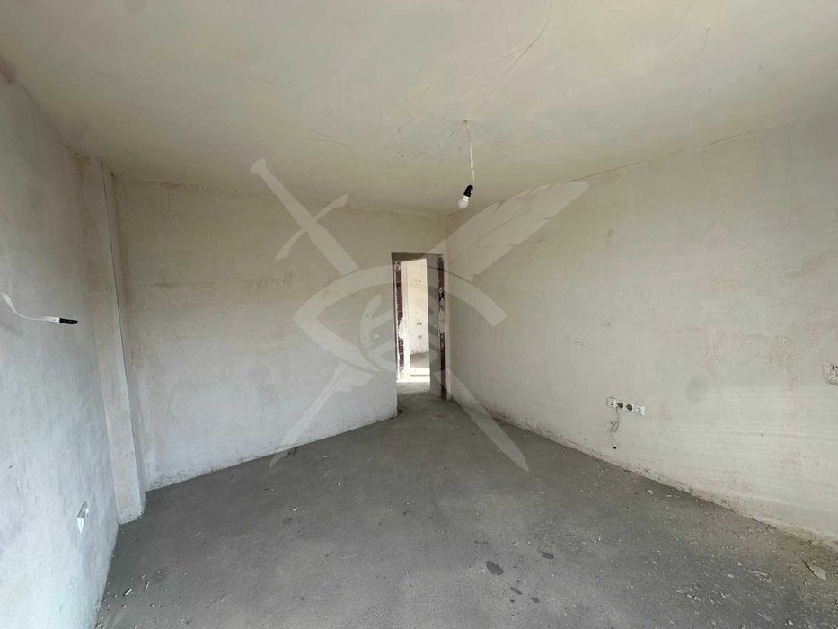 Продава се Тристаен апартамент в Айтос - 100 кв.м за 880 €/кв.м - Снимка #2