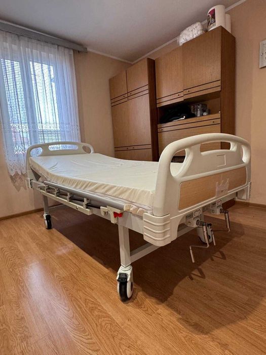 механично болнично легло