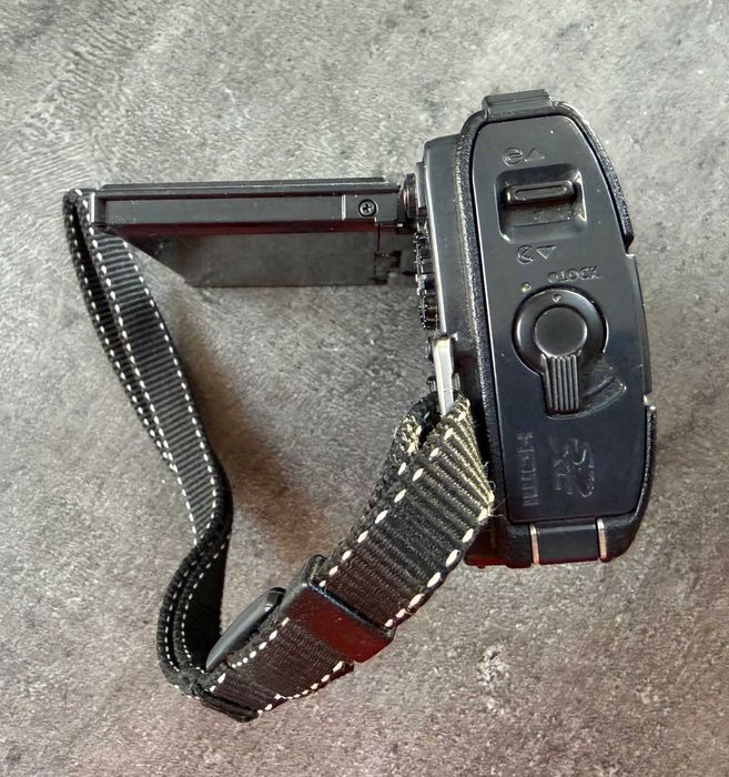 Водоустойчив и прахоустойчив фотоапарат Olympus TG-870