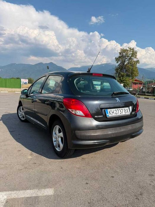 Продавам Peugeot 207, 2010 г.