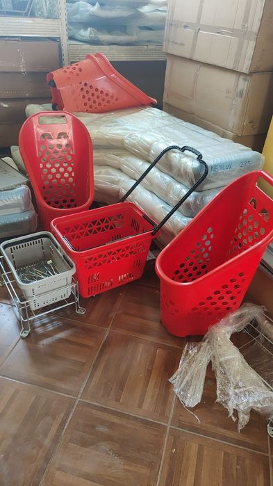 Rafturi de magazin ieftine lucioase