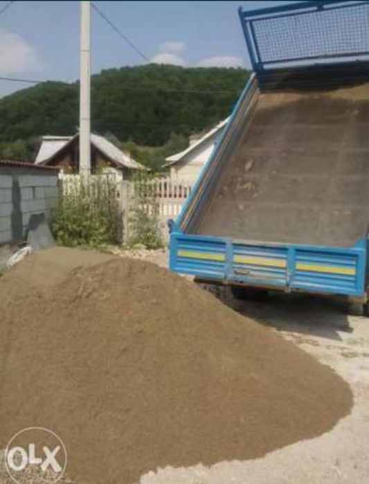 Vand nisip piatra pamant vegetal