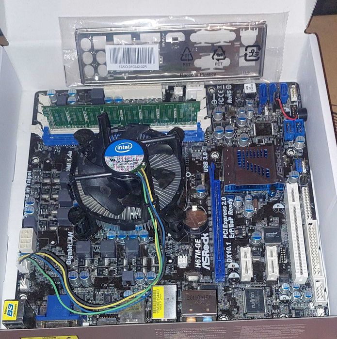 Placa de baza calculator h67M-GE si H61M VG3 socket LGA1155