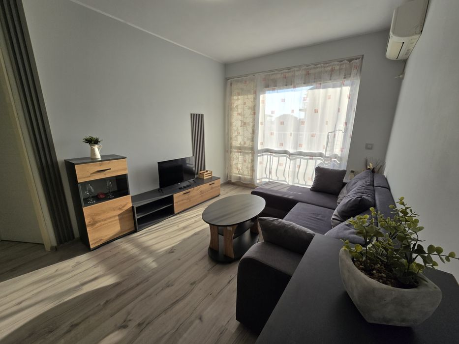 Дава се под наем Двустаен апартамент в Бургас, Сарафово - 68 кв.м за 382.5 € - Снимка #1