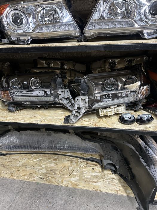 Фары Лэнд Крузер 200/Land Cruser 200. Черные/Black