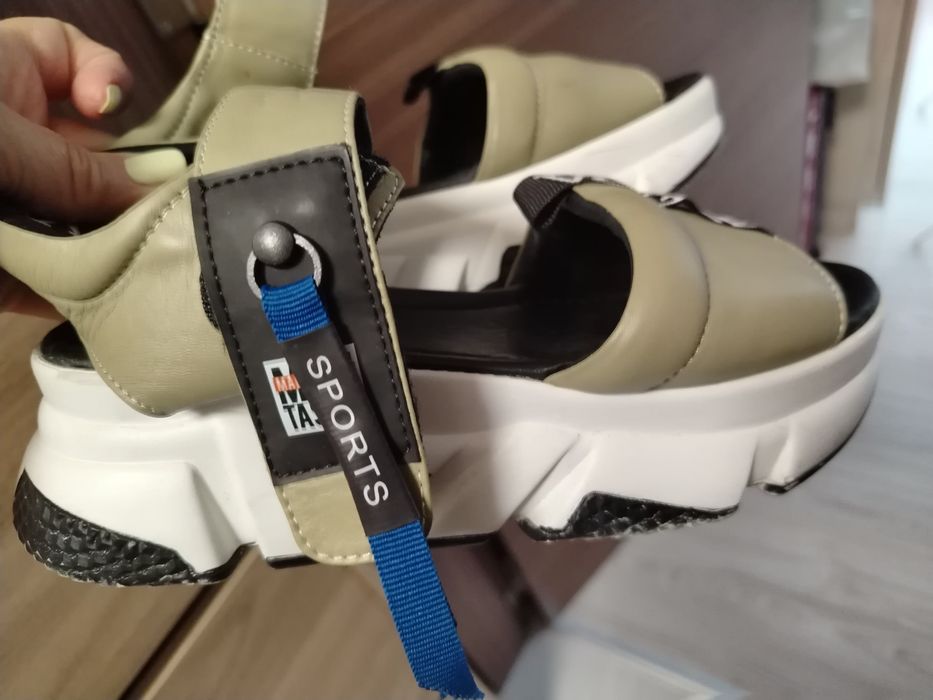 Сандали, естествена кожа, на платформа, номер 39, в много добро състоя