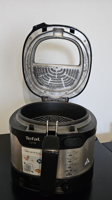 Friteuza Tefal foarte putin folosita