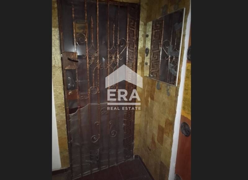 Едностаен апартамент ниво сутерен в район Колхозен пазар град Варна