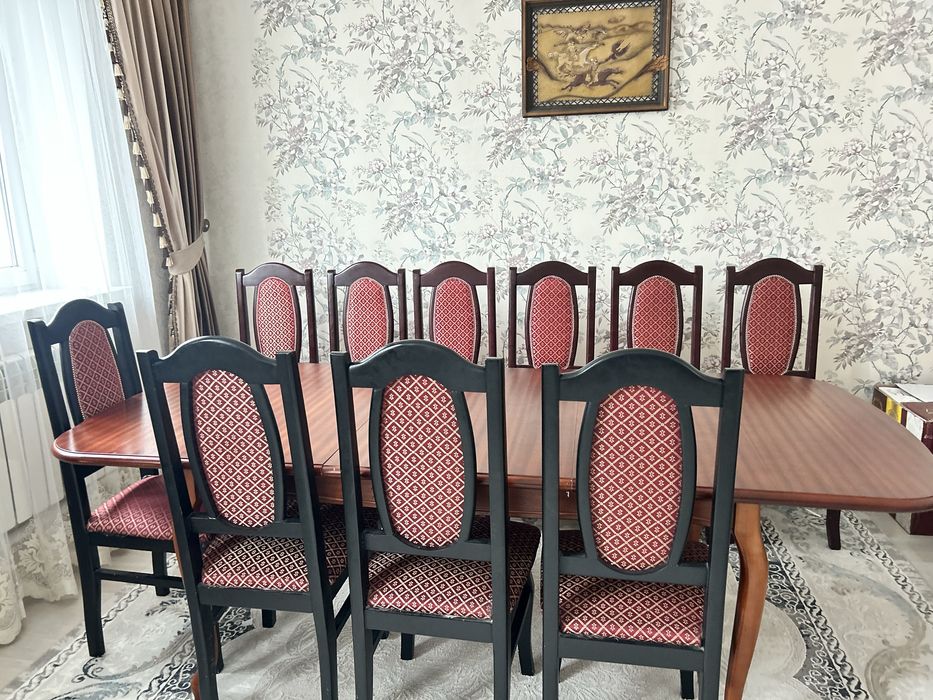 Стол для гостиной