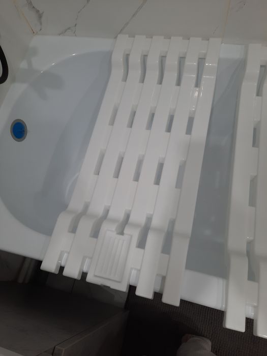 Полки  в  ванную