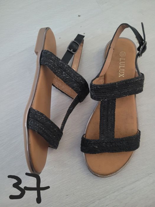 Vând pantofi dama 35lei bucata, noi