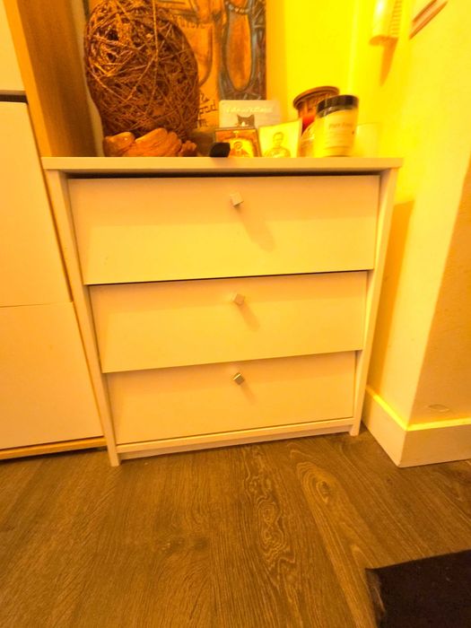Piese mobilier, cuier, pantofar, biblioteca