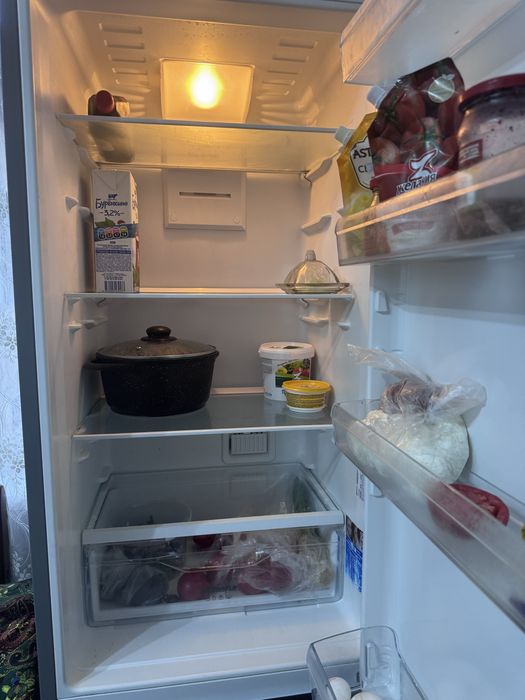 Продам холодильник