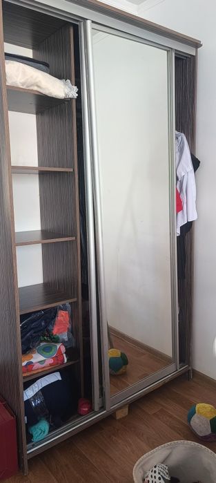 Продам  шифонер.