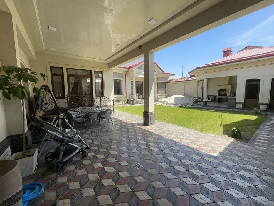 Продается участок 3.7 соток, 2 комнаты, 1 зал, 3 санузлов