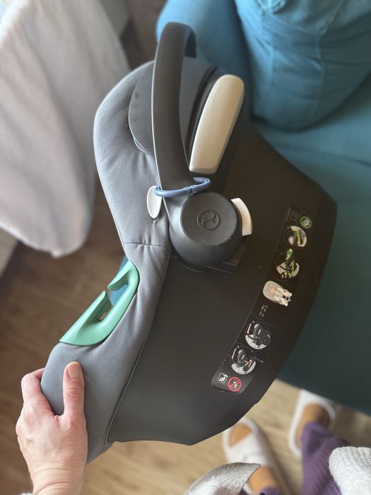 Cybex Aton b2 i-size