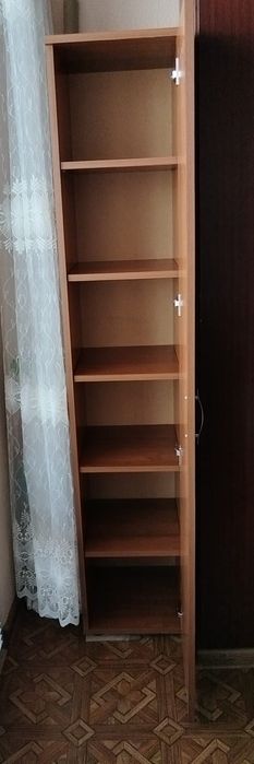 Еднокрилен гардероб