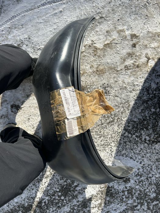 Продам новые подкрыльники на рено логан