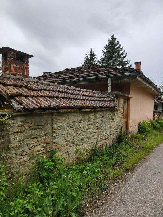 автентична българска къща в с. Беломъжите