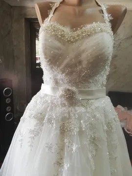 Vând rochii de mireasă