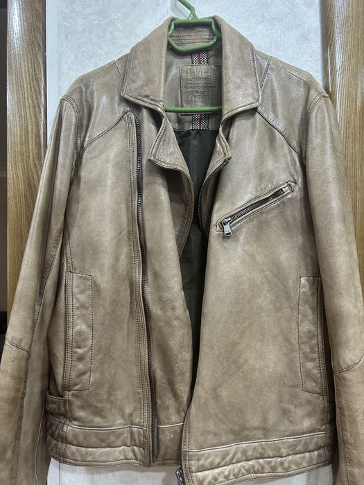 Кожаная мужская куртка “MANGO”