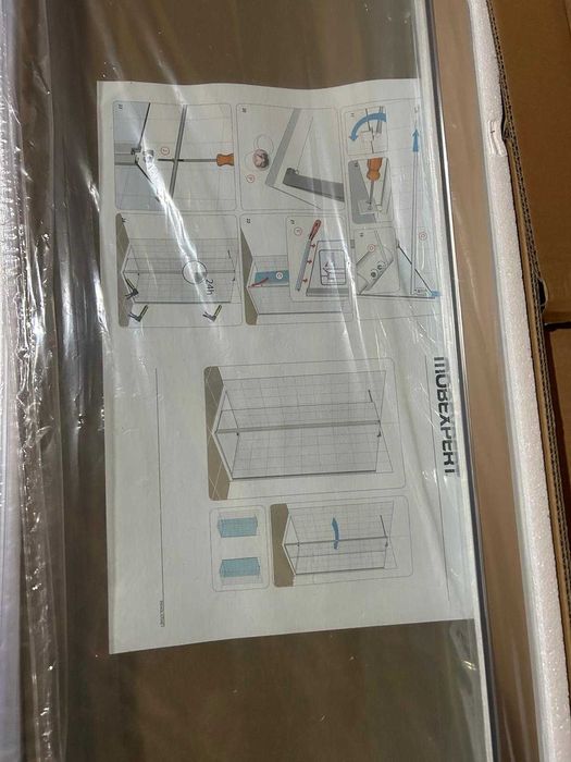 Cabina de duș din sticlă