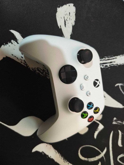 Xbox Series S + 2 геймпада + аккумуляторы Type-C