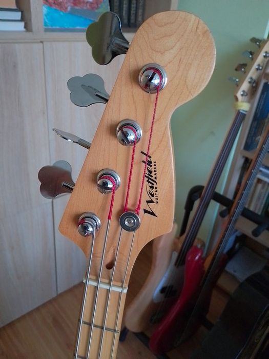 Бас китара Westfield