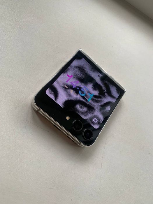Samsung galaxy flip 5 8/512