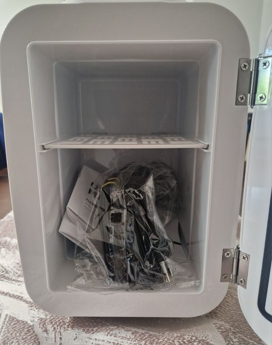Хладилник мини на 12V и  220-240V