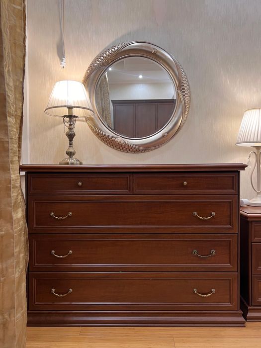 Продам спальный гарнитур.