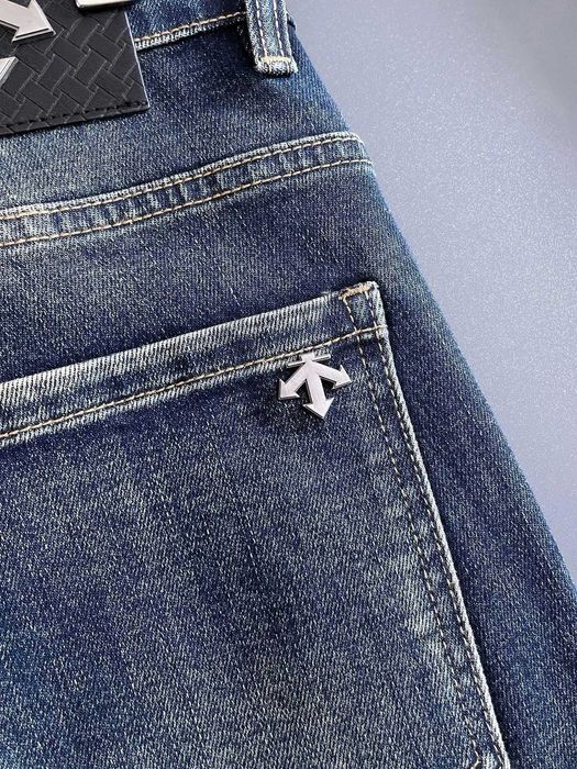 Aduc pe comanda Blugi Descent orice model