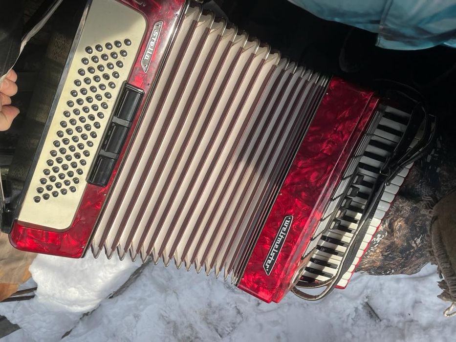 Продам аккордеон