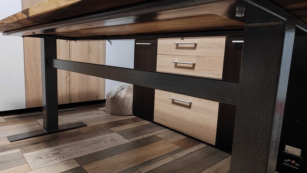 Масивна всекидневна маса