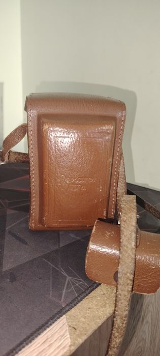 Средноформатна камера Flexaret IVa
Върви с адаптер за 35мм филм, калъф