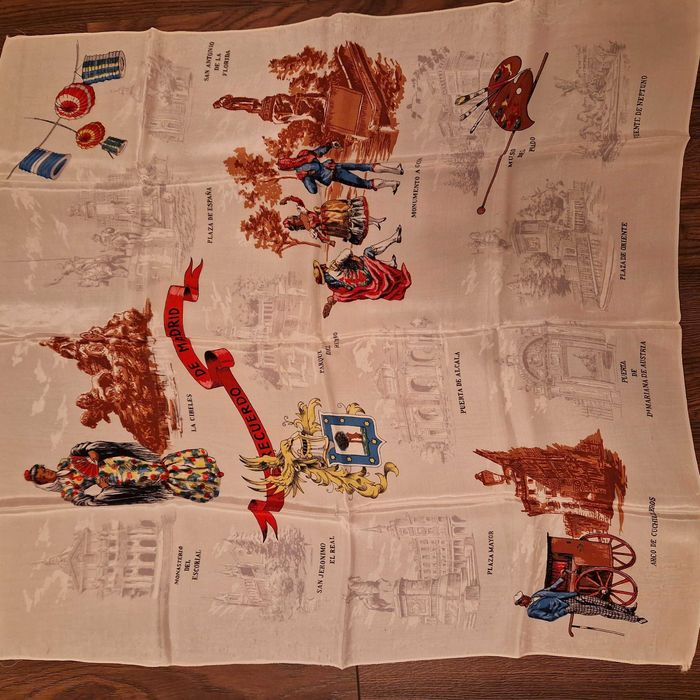 НАМАЛЕНИ Тънки квадратни шалове Рим, Испания, Виена, цветя